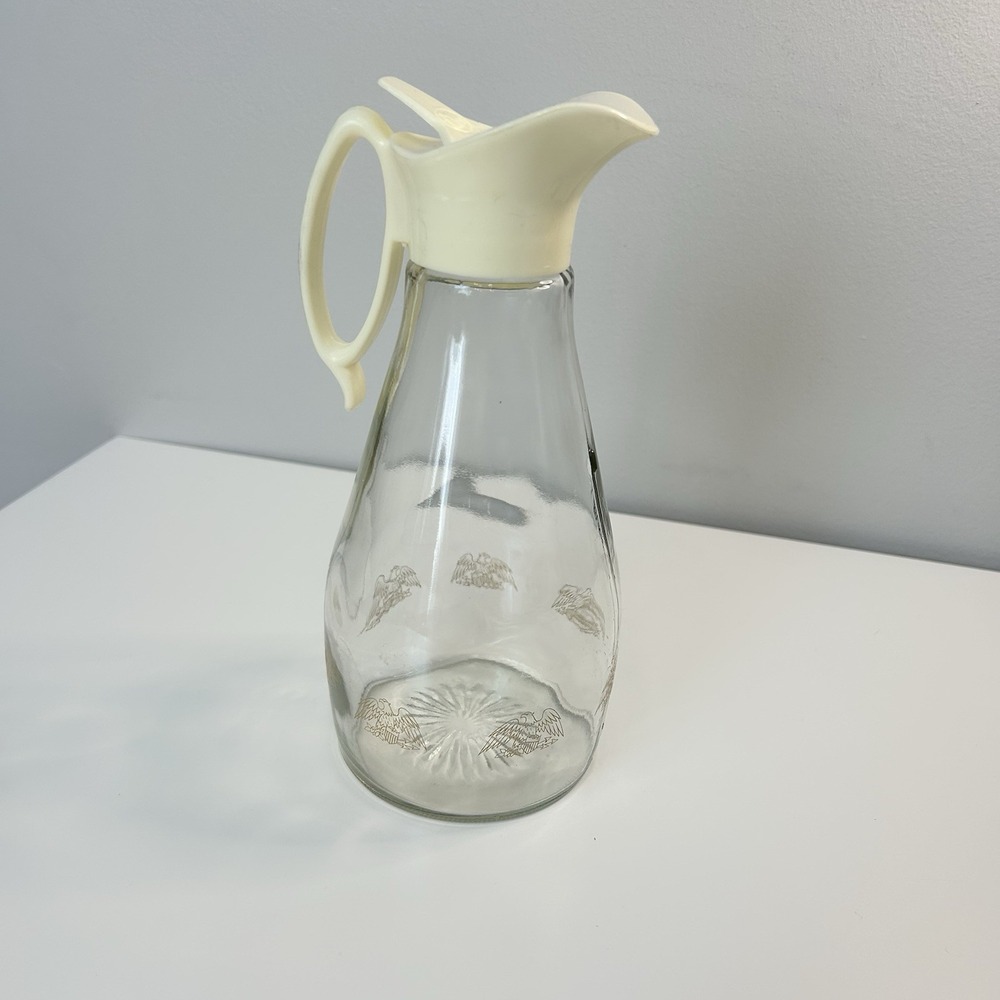 VINTAGE 1970's LOG CABIN Glass Maple Syrup Dispenser Pitcher GOLD EAGLE Motif